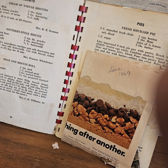 1950's Vintage Recipe Road Cookbook - Picture 4 of 7